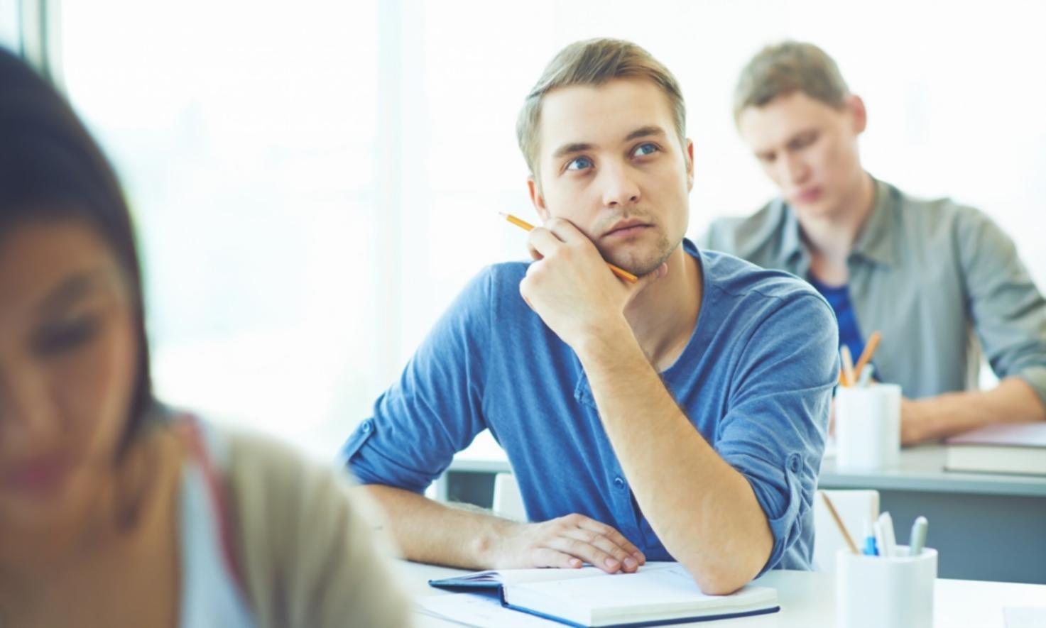 Modern learning environment with professionals collaborating